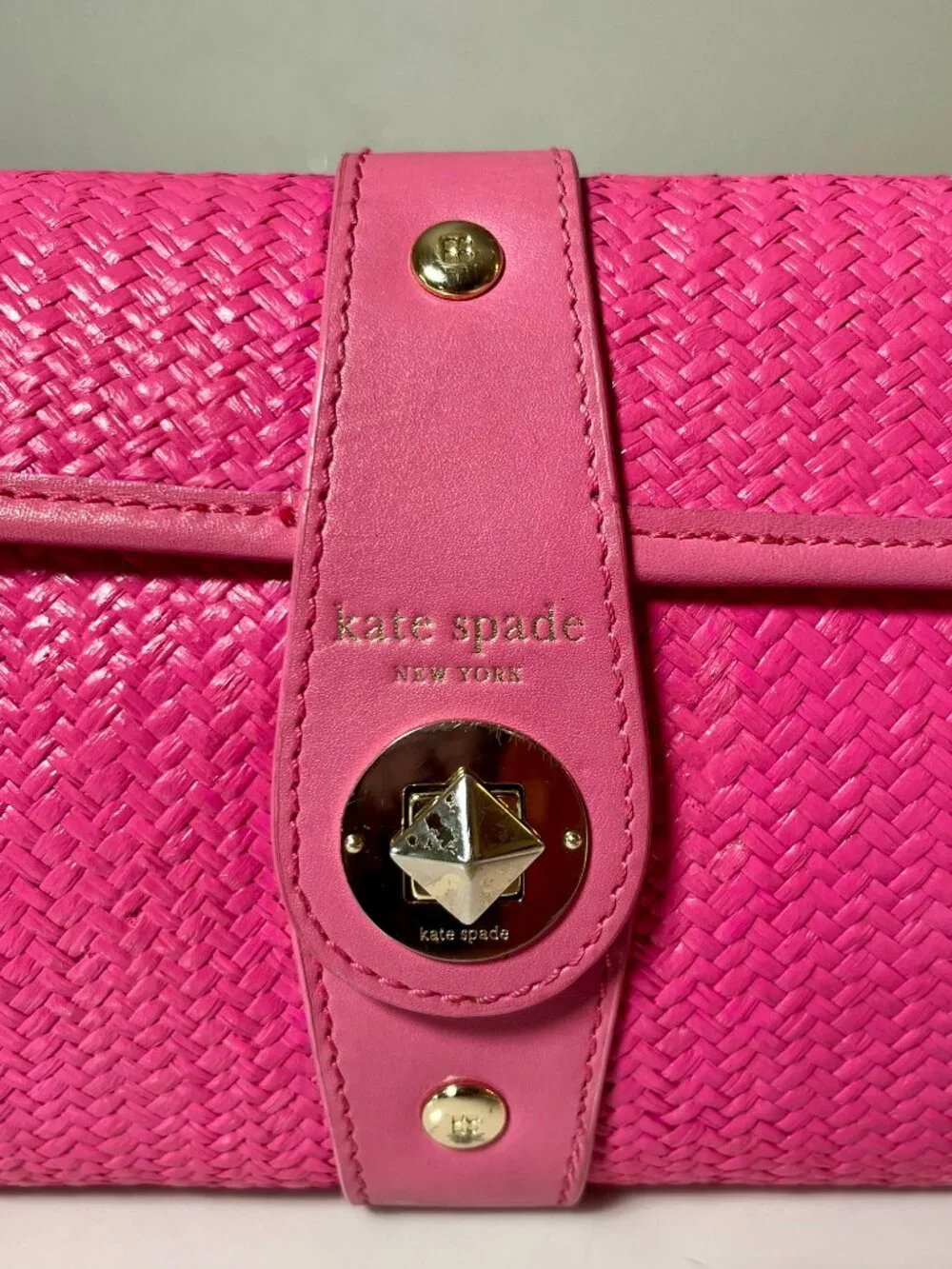 Kate Spade NY Medium Woven Straw Leather Clutch Barbie Pink Floral Lining - Picture 2 of 11